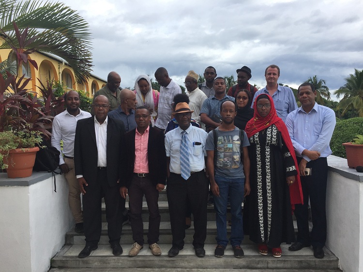 image Salon du livre Comores Océan Indien / Les écrivains sensibilisés